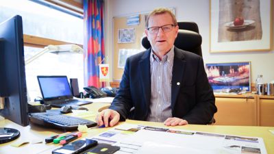Arne Sandbu har vært toppleder i Nord-Fron kommune siden 1993. Han tror god dialog med ordfører er noe av nøkkelen til å lykkes i rollen, blant annet gjennom jevnlige møter der de utveksler informasjon.