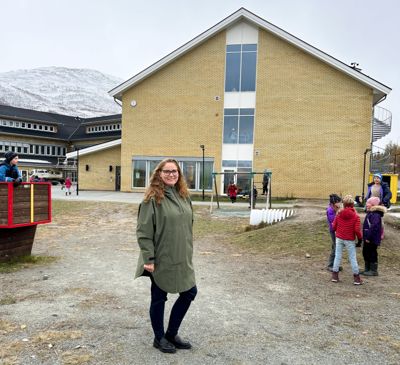 Rektor Tone Iversen ved Eidebakken skole er fornøyd med å ha god lærerkompetanse på alle trinn, samt andre fagfolk som skolen trenger.
