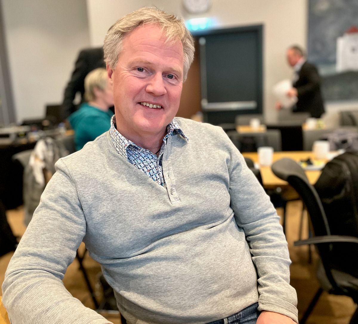 Kommunedirektør Rune Fromreide Sommer ble ansatt i Rauma kommune i fjor. Nå får han med seg 15 månedslønner og slutter på dagen.