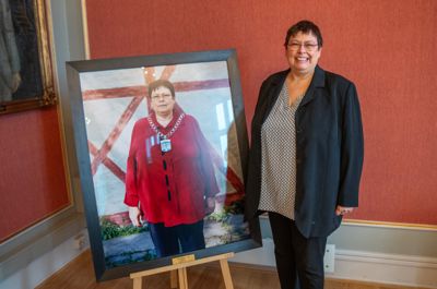 Tidligere ordfører Rita Ottervik (Ap) i Trondheim er blitt portrettert av fotokunstner Mette Tronvold.