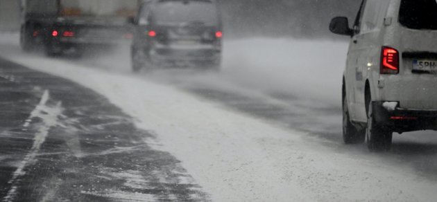 Ta det lugnt på vägarna uppmanar Meteorologiska institutet som utfärdat en varning för snöhalka.
