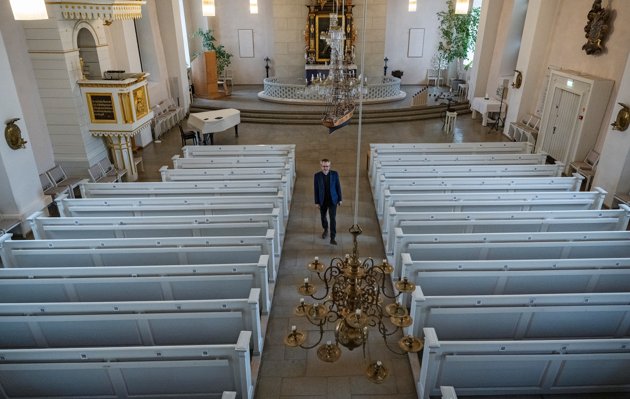 Kyrkoherde Anders Lindström hoppas att bänkraderna i Ekenäs kyrka ska vara välfyllda både på långfredagen och påskdagen.