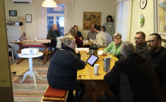Kring femton Ingåbor deltog i visionsverkstaden i Täkter i tisdags. 