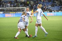 Jutta Rantala, Oona Siren och Emma Koivisto firade Finland första mål som Rantala noterades för.