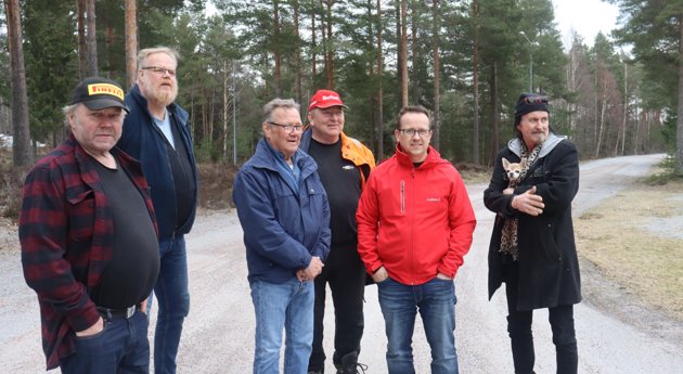 De senaste decennierna har Ekenäs motorklubbs rallysprint varit ett återkommande inslag i Horsbäck. Martti Latva (t.v.), Pekka Wirtanen, Hannes Rundqvist, Krister Dahlqvist, Johan Ljungqvist och Jarmo Peltonen samlades i närheten av starten för att diskutera tävlingen.