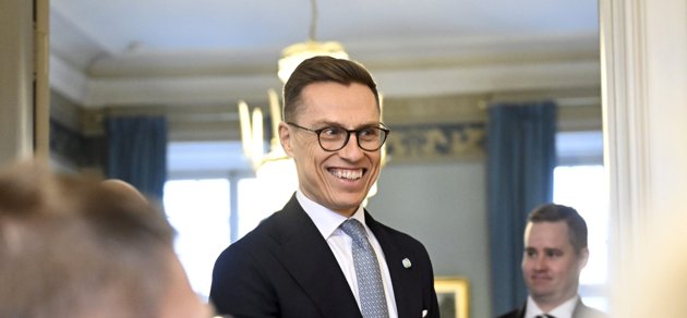 President Alexander Stubb betonade försvarssatsningarnas betydelse när han träffade finländska medier på ambassadör Maimo Henrikssons residens i centrala Stockholm.