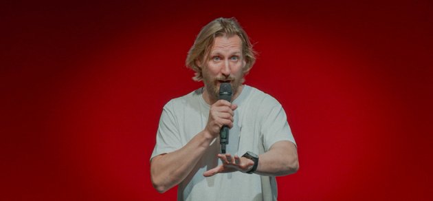 I programmet Tabu träffar skådespelaren Pekka Strang människor i minoritetspositioner och skämtar om tabubelagda ämnen utifrån det de berättar om sina vardagsliv. 