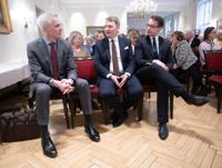 SFP:s ordförandekandidater Anders Adlercreutz, Otto Anderson och Henrik Wickström – alla nyländska riksdagsledamöter – debatterade på Handelsgillet i Helsingfors.