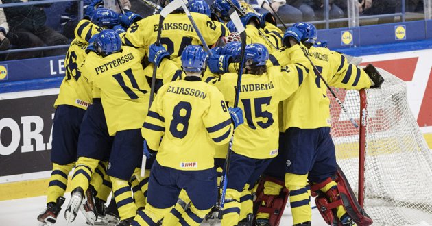 Blågult jubel och blåvit bedrövelse. Sverige satte punkt för Finland junior-VM i ishockey.