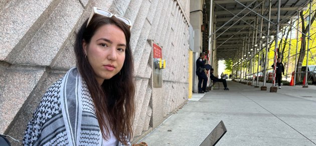Miriam från Tyskland valde att stanna på Columbia Universitys campus och demonstrera, trots rädsla för att relegeras om hon skulle gripas av polis.