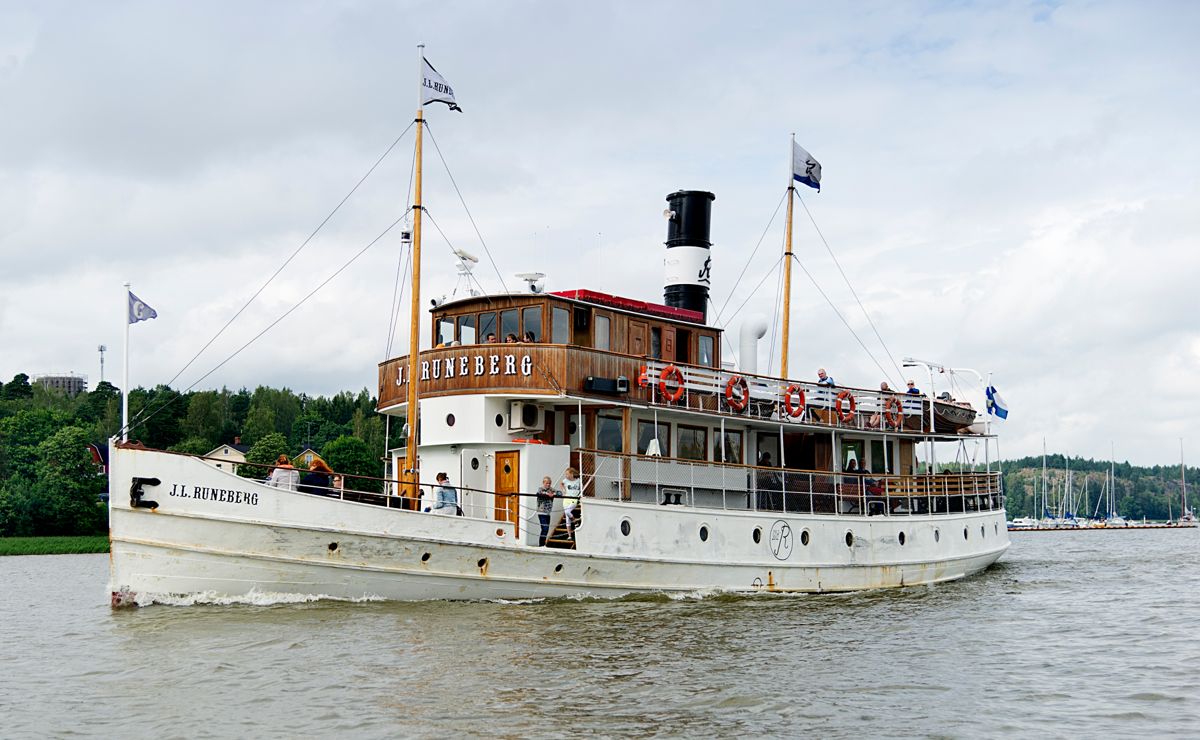 m/s J.L. Runebergs säsongsstart skjuts upp.