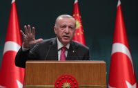 Turkiets president Recep Tayyip Erdogan har talat i telefon med Frankrikes president Emmanuel Macron på torsdagen. Arkivbild.