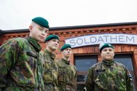 Oskar Nyberg,  Joar Jensén, Karl Andersson och Oskar Eklund märker inte av en förändring på Nylands brigad efter Finlands Natoansökan. Men satsar de på en karriär inom det militära är de redo att försvara också andra Natoländer.