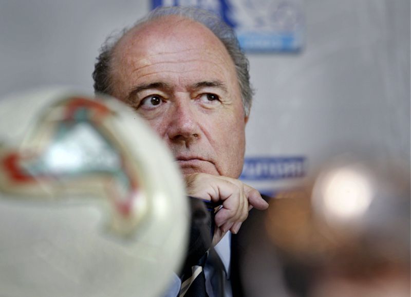 Sepp Blatter pekas ut i en sexskandal.