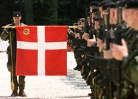 Danska soldater på rad när Danmark sommaren 2003 avslutade sin delaktighet i den Natoledda fredsbevarande insatsen i Bosnien-Hercegovina. Arkivbild.