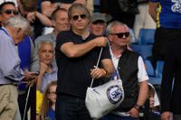 Amerikanen Todd Boehly, under Chelseas ligamatch mot Watford förra helgen. På måndag blir han den engelska toppklubbens nye ägare.