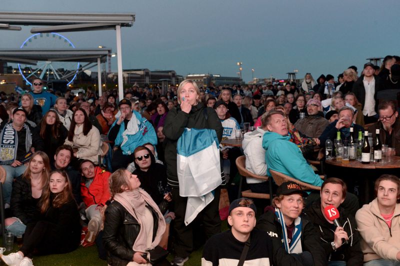 Publiken följde med den sanslösa thrillerfinalen.