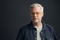 Greppet i Joakim Zanders Ett ärligt liv är säkrast då han skriver regelrätt spänningsroman, snarare än politisk relationsroman.
