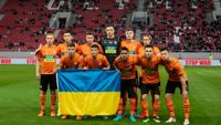 Sjachtar Donetsk inför en vänskapsmatch mot Olympiakos i april. I augusti ska den ukrainska ligan göra en omstart.