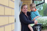 Tar ingen stress. Sjubarnsmamman Malin Sjöström är expert på att trimma utgifterna. Sonen Dani, 3, är näst yngst i syskonskaran.