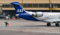 Den svenska staten går med på att konvertera sina fordringar till SAS-aktier, men skickar också en stark signal om att staten kommer att ta ett steg tillbaka i flygbolaget.
