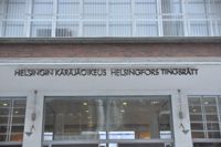 En stämningsansökan har lämnats in till Helsingfors tingsrätt den 14 juli 2022.