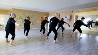 På veckoslutet deltar gruppen Ladyjazz i gymnastradan i Tammerfors. Från vänster Maj-Louise Wilkman, Aila Blomster, Leena Stolzmann, Elisabeth Svaetichin, Britt-Mari Mattsson och Stina Särkkä.