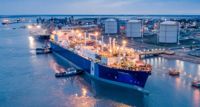 LNG-fartyget Exemplar ska i framtiden stå i Ingå hamn. Nu byggs de behövliga konstruktionerna.