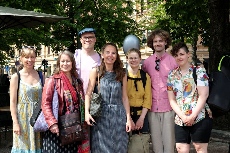 Martin Wegelius-institutets orkestrar bjöd även på folksång med inslag av improvisation under konserten. Från vänster: Inka Eerola, Marianne Maans, Mauri Kuokkanen, Annemarie Åström, Carolina Bjon, Vilhelm Karlsson & Janeta Österberg.