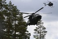 På tisdagen kunde man se tunga arméhelikoptrar av modellen NH90 flyga i Åbolands skärgård. 