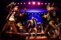 Gogol Bordello bjöd på en fartfylld spelning på Kulturhuset.