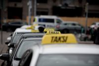 Färdtjänsten i Västra Nyland får en timeout för att kunna omstöpas till en flerproducentmodell.