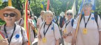 Söndagens festparad gick från Gamla Kyrkoparken till Medborgartorget.