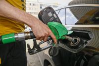 I helgen kunde man tanka bilen för knappt två euro.