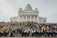 Körsångare från hela Svenskfinland stämde tillsammans in i Jean Sibelius Finlandia under Sång- och musikfestens öppningskonsert.