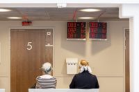 Helsingfors vill i framtiden koncentrera ett digert utbud av hälsovårdstjänster i en gigantisk vårdcentral på åtta våningar i centrum. Det är planerat att byggas ovanför Kampens metrostation, intill Alvar Aaltos Elhus vid Kampgränden 1.