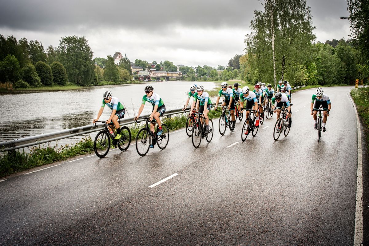 Akilles Green Teams cyklister tävlar om FM-framgång på sina hemmavägar. Det traditionella Borgåloppet fungerar i år som FM i landsvägscykling.