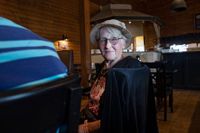 Marie–Louise Högström är glad att kommunen ordnar program för äldre.