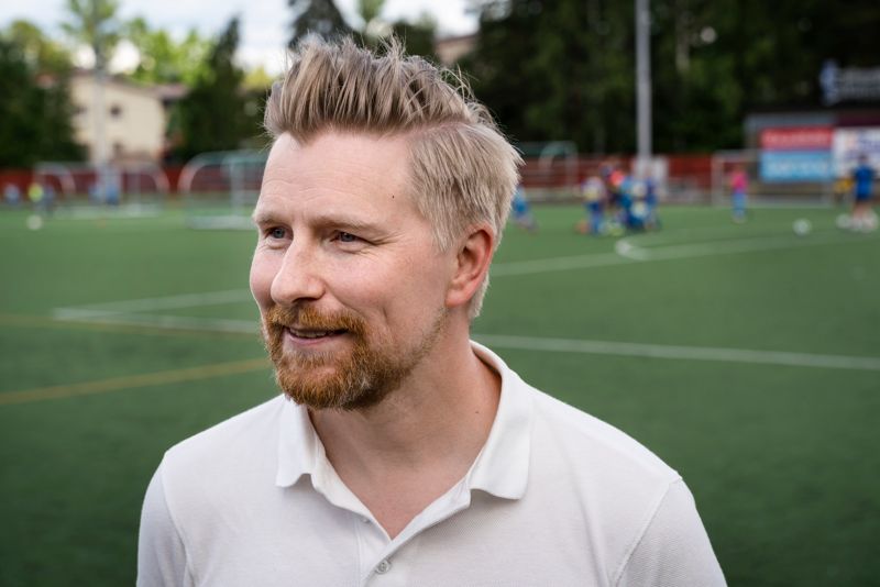 Att boka en tid för pass över telefon var det enda alternativet för Niclas Nort, då han som utvandrad från Sverige inte längre har tillgång till någon giltig e-legitimation, som krävs för att boka passtider online.