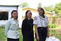 Praktikanten Vilja Salo, Jennifer Dahlbäck och Annette Brüggemann ser fram emot Salonfestival i slutet av juli.
