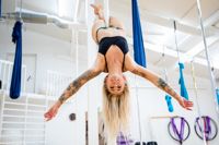 – Jag får kicks av att se publikens reaktioner, säger Caroline Sparf.