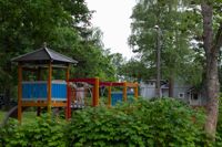 Lekparken med Pastor Viréns hus i bakgrunden