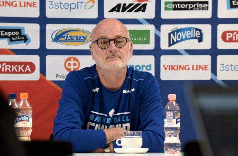 Henrik Dettmann har tränat Finlands basketherrar i sammanlagt över 20 år. Från och med nu kommer han fokusera mer på sin roll inom basketförbundet.