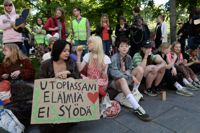 Vi ska akta oss för att börja tycka så illa om dem som tycker annorlunda att det blir samhällsfarligt.