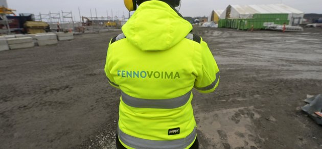 Största delen av arbetstagarna på Fennovoimas bygge i Pyhäjoki har sagts upp. Fyra av bolagets tidigare direktörer grundar nu ett företag för att konsultera ny kärnkraft.