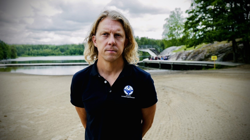 Mikael Olausson har i flera år undrat varför Finland drabbas av drunkningar i högre grad än Sverige och Norge.