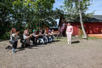 Årets Lurens-pjäs är en moderniserad version av Aleksis Kivis roman Sju bröder.