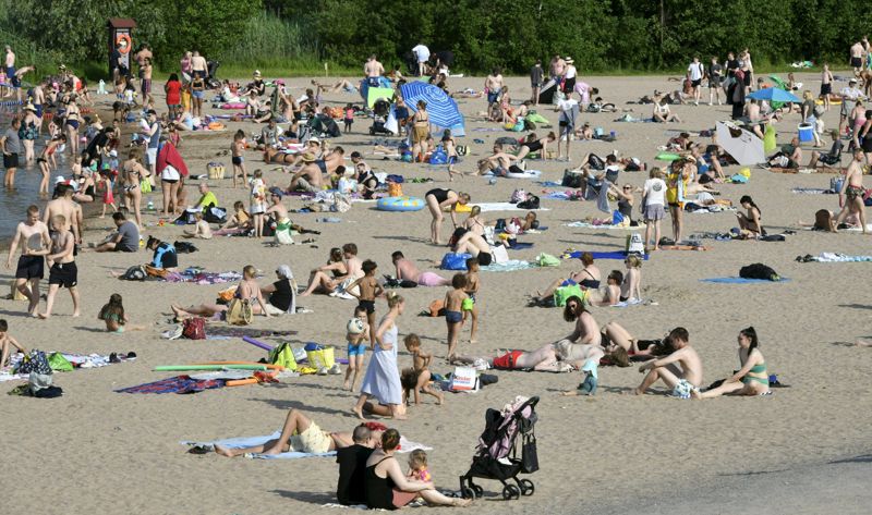 Nu bor det över 300 000 personer i Esbo. Staden är känd för sina naturnära bostadsområden och goda rekreationsområden, exempelvis Oitans badstrand vid Bodom träsk är en mycket populär plats en varm dag i juni.