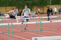 Elliot Schmidt (till vänster i bild) har i år två gånger klarat EM-kvalgränsen för U18 på 110 meter häck.