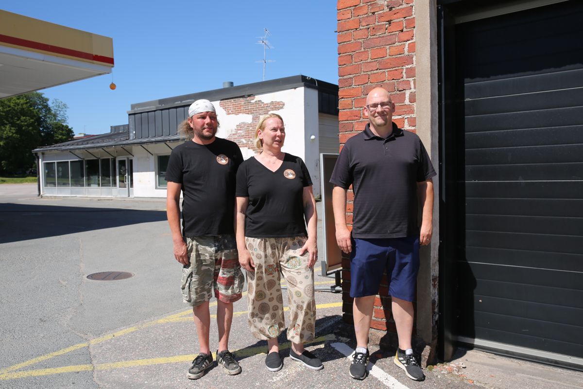 Michael Grön, Katja Laitikas och Kenneth Carlsson är nya företagare i det före detta Shell-området i Lovisa.